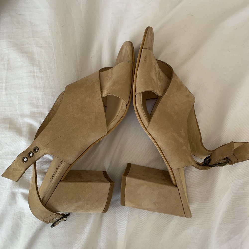 Paul Green Nude Suede Mule Sandals 9.5. NEVER WORN
